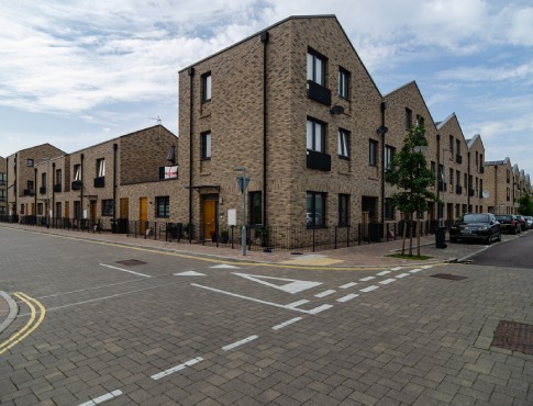Living in Dagenham: Essential Guide for Buyers, Tenants & Investors